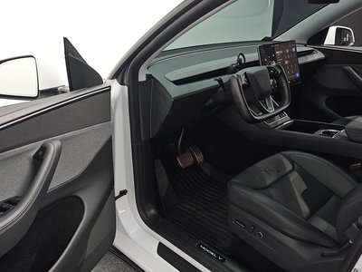 صورة 8 لـ 2025 Tesla MODEL Y
