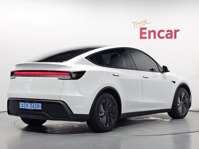 صورة 2 لـ 2025 Tesla MODEL Y