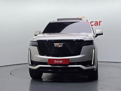 2023 Cadillac ESCALADE 5TH GENERATION photo 2