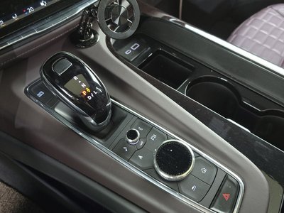 2023 Cadillac ESCALADE 5TH GENERATION photo 9