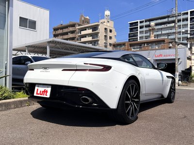 2017 Aston Martin DB11 — фото 2