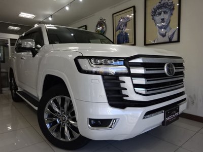 TOYOTA LAND CRUISER 300