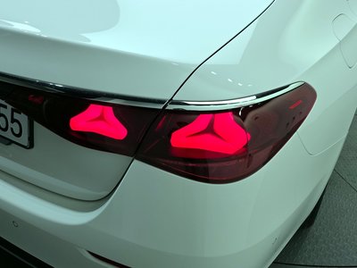 MERCEDES-BENZ E-CLASS - 10