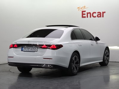 MERCEDES-BENZ E-CLASS - 3