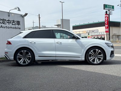 AUDI Q8 - 9