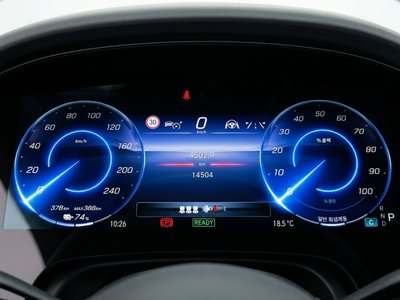 MERCEDES-BENZ EQE - 8