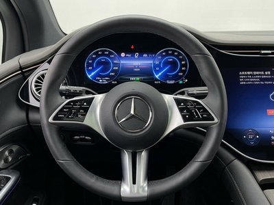 2025 Mercedes-BENZ EQE 缩略图 12