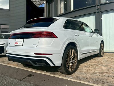 AUDI Q8 - 5