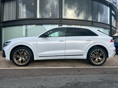 AUDI Q8 - 8