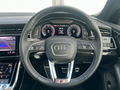 AUDI Q8 - 9