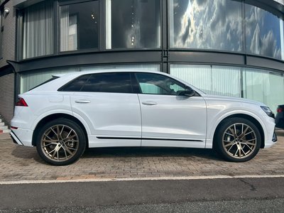 AUDI Q8 - 4