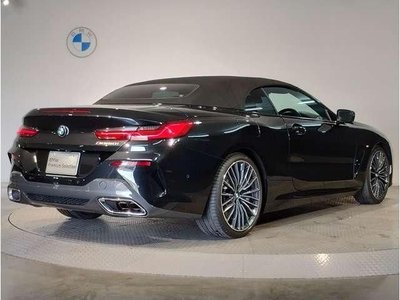 BMW 8 SERIES - 2