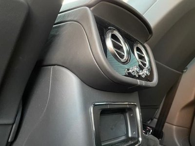 BENTLEY BENTAYGA - 8