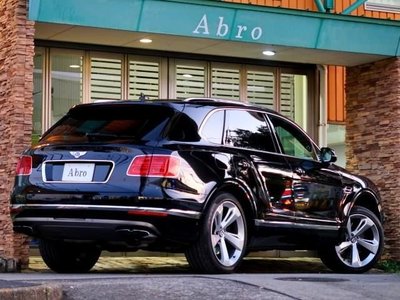 BENTLEY BENTAYGA - 3
