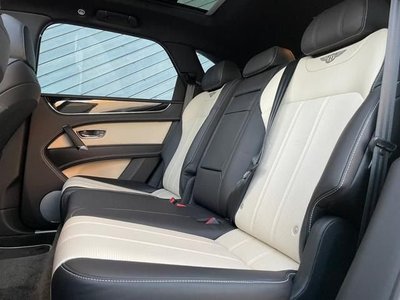 BENTLEY BENTAYGA - 7