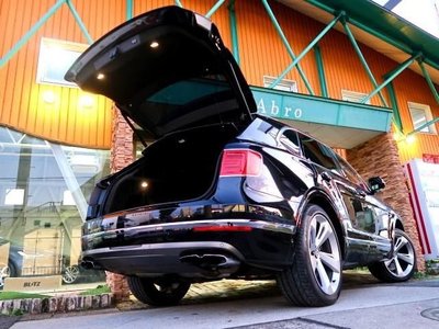 BENTLEY BENTAYGA - 4