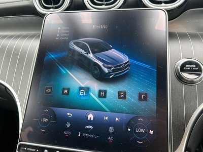 2025 Mercedes-BENZ GLC thumbnail 28