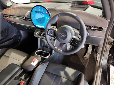 2025 MINI COOPER photo 13