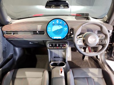 2025 MINI COOPER photo 5