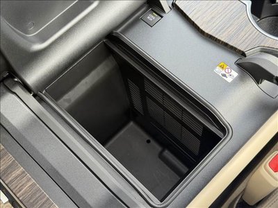صورة مصغرة 15 لـ 2025 Toyota LAND CRUISER 300