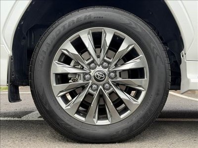 صورة مصغرة 38 لـ 2025 Toyota LAND CRUISER 300