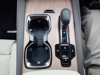 2025 Lexus RX 缩略图 16