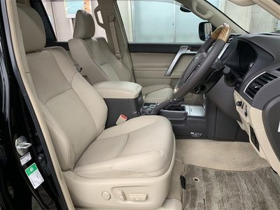 TOYOTA LAND CRUISER PRADO - 9