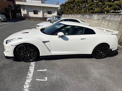 NISSAN GT-R - 4
