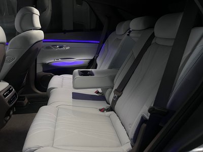 2026 Genesis GV70 photo 8