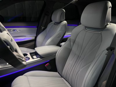 2026 Genesis GV70 photo 9