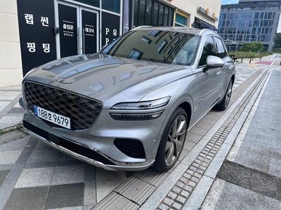 2026 Genesis GV70 photo 5