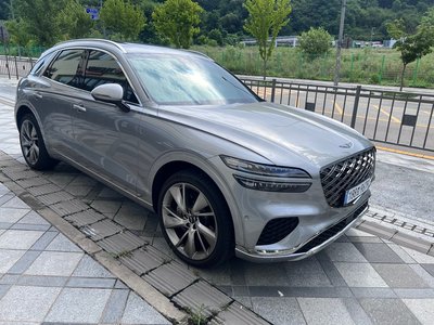 2026 Genesis GV70 photo 7