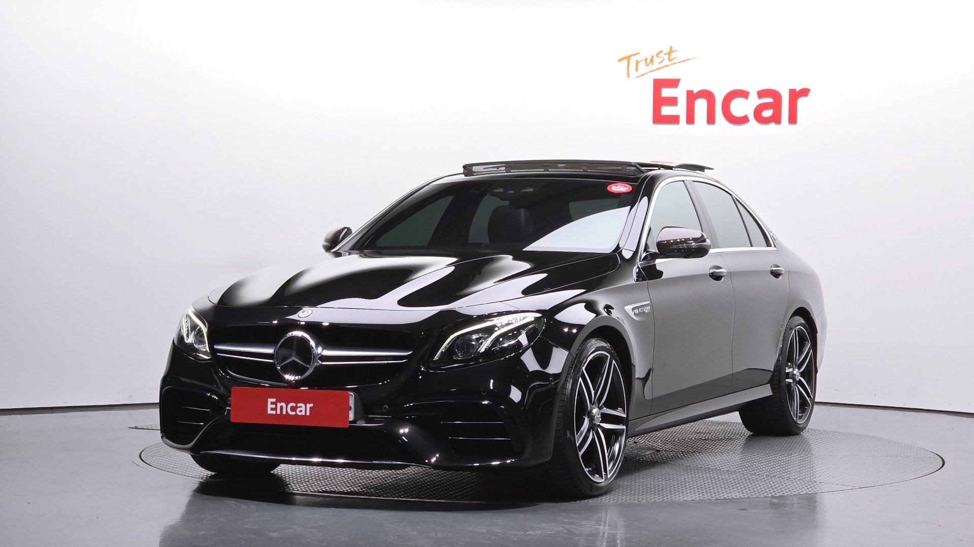 MERCEDES-BENZ E-CLASS - View 1