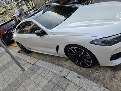 BMW 8 SERIES - 2