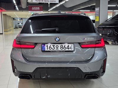 2025 BMW 3 SERIES photo 7