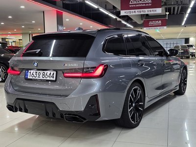 2025 BMW 3 SERIES photo 8