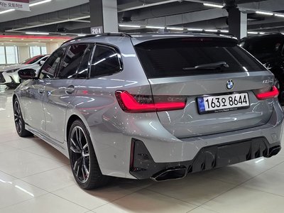 2025 BMW 3 SERIES photo 9