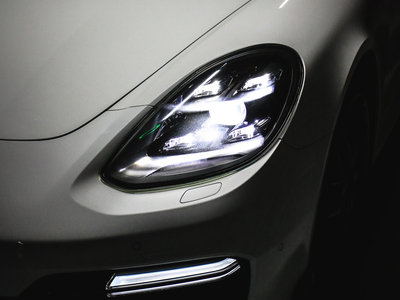 2019 Porsche PANAMERA 照片 9
