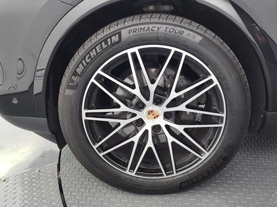 صورة 6 لـ 2025 Porsche CAYENNE