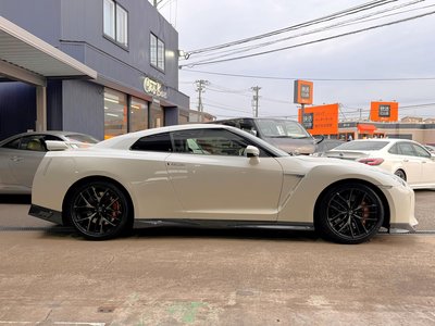 NISSAN GT-R - 7