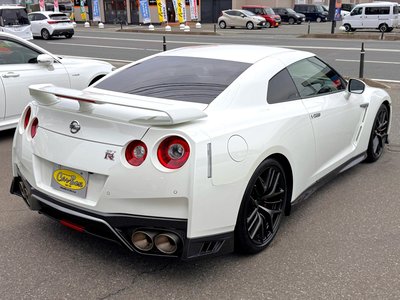 NISSAN GT-R - 4