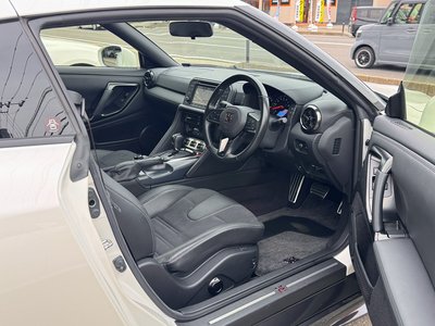 NISSAN GT-R - 8