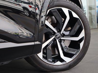 AUDI Q8 - 3