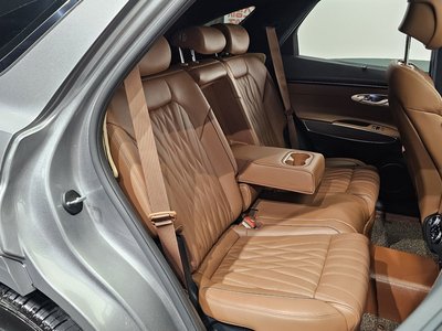2021 Genesis GV70 — миниатюра 18