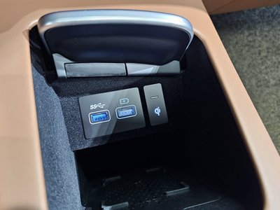 2021 Genesis GV70 — миниатюра 19
