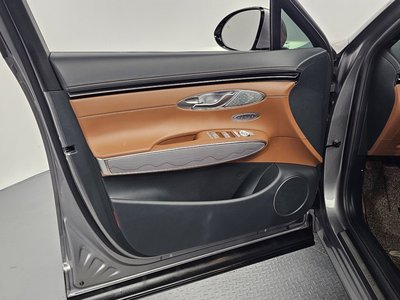 2021 Genesis GV70 — миниатюра 14