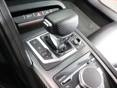 AUDI R8 - 8