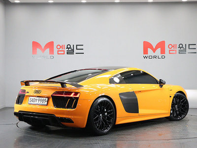 AUDI R8 - 2