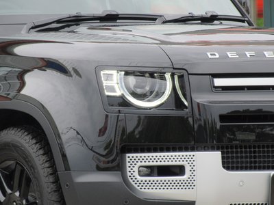 LAND ROVER DEFENDER - 7