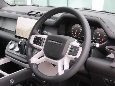2025 LAND Rover DEFENDER — миниатюра 34